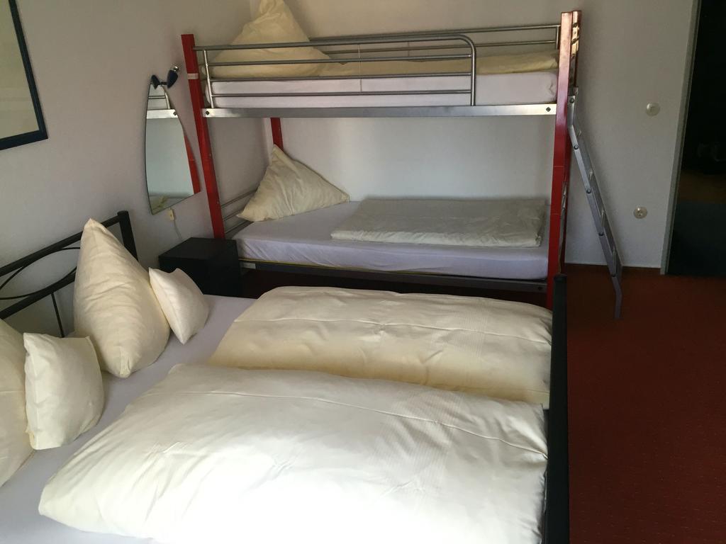 Hotel Rave Фелен Номер фото