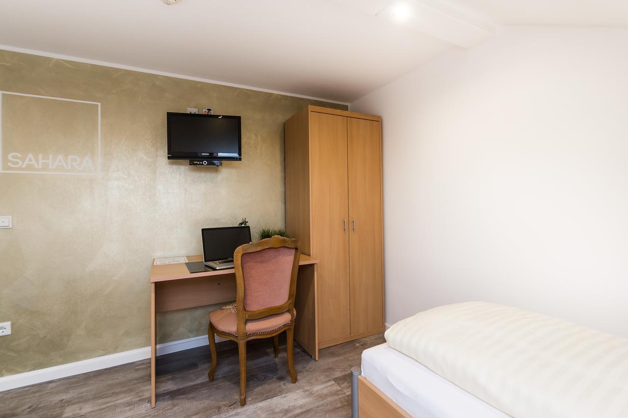 Hotel Rave Фелен Экстерьер фото